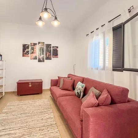 Rooftop House - 3br *